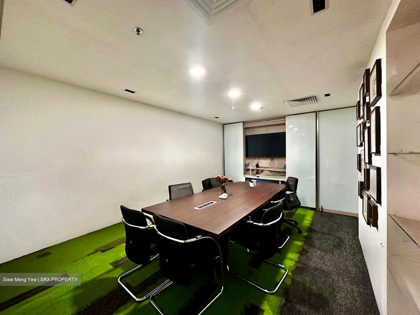International Plaza (D2), Office #510904171